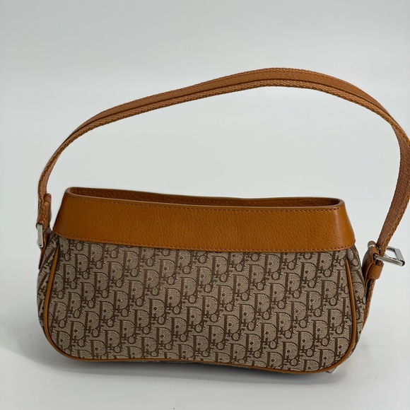 Dior Bag - Picture 15 of 17